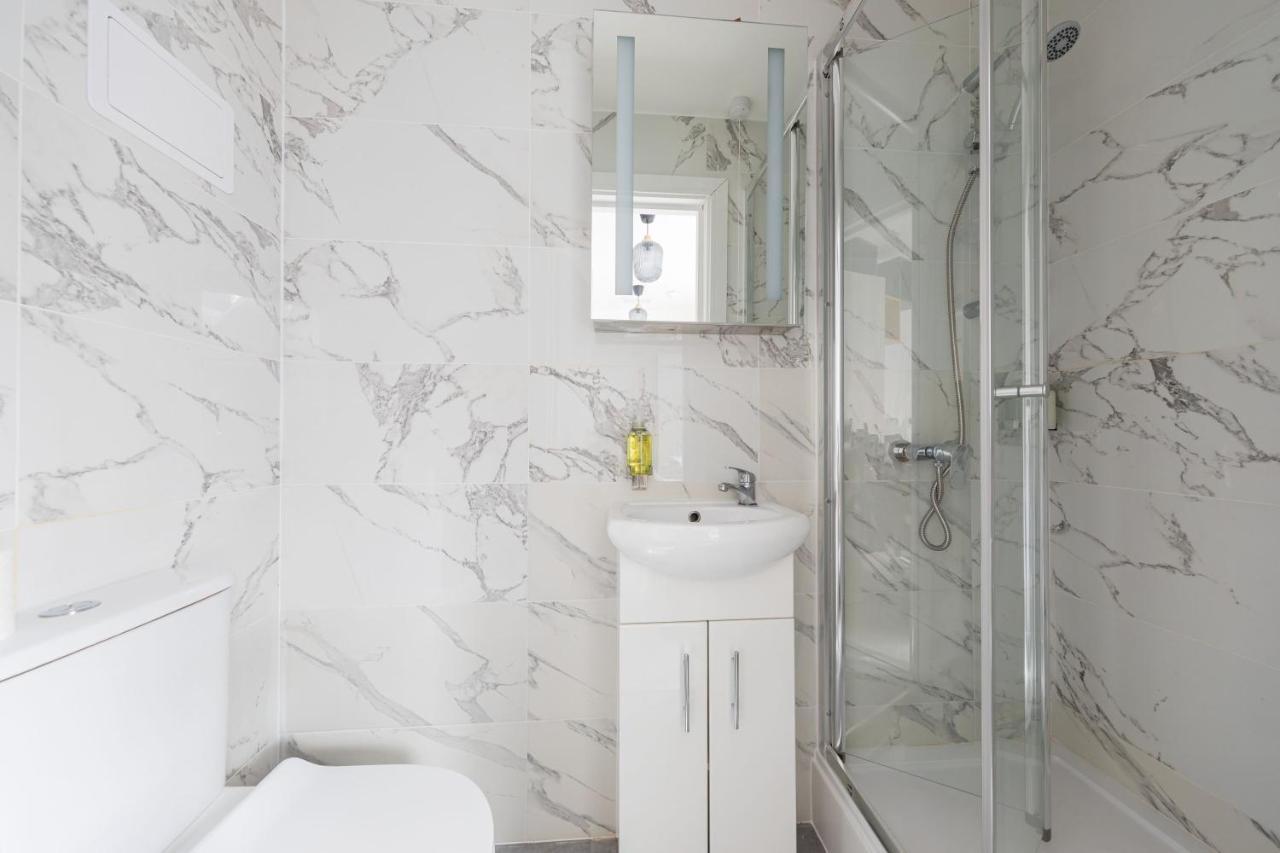 Lovely Private Room And Shower At Anson Hotel London Exterior photo